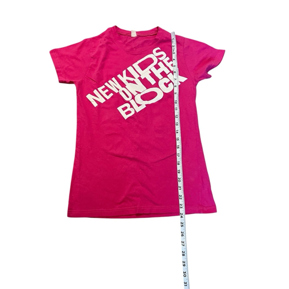 New Kids on the Block Graphic Tee Pink Concert Band T-Shirt Retro Pop S - Picture 7 of 7